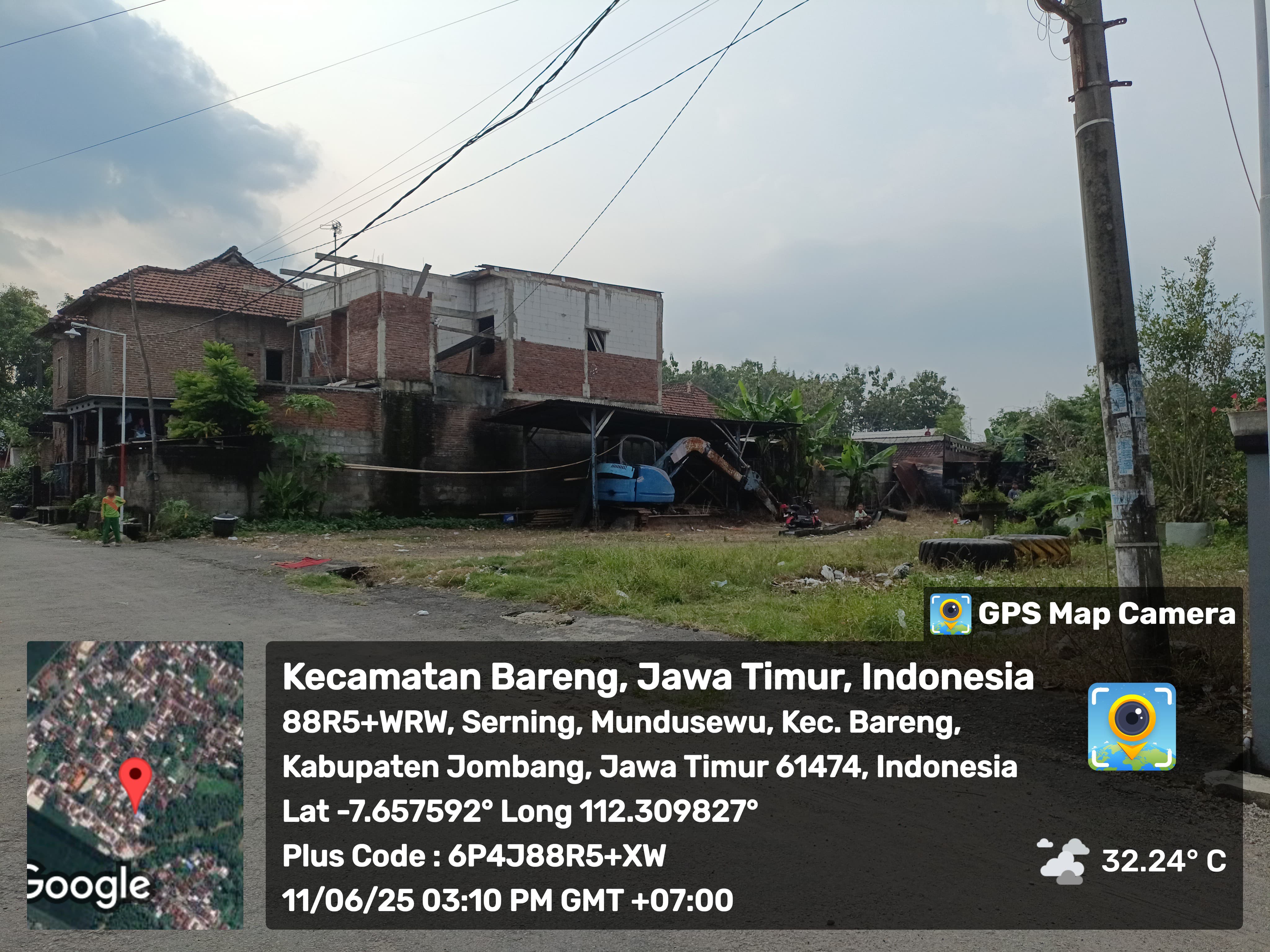 Rumah Siap Huni Beserta Tanah Produktif di Bareng