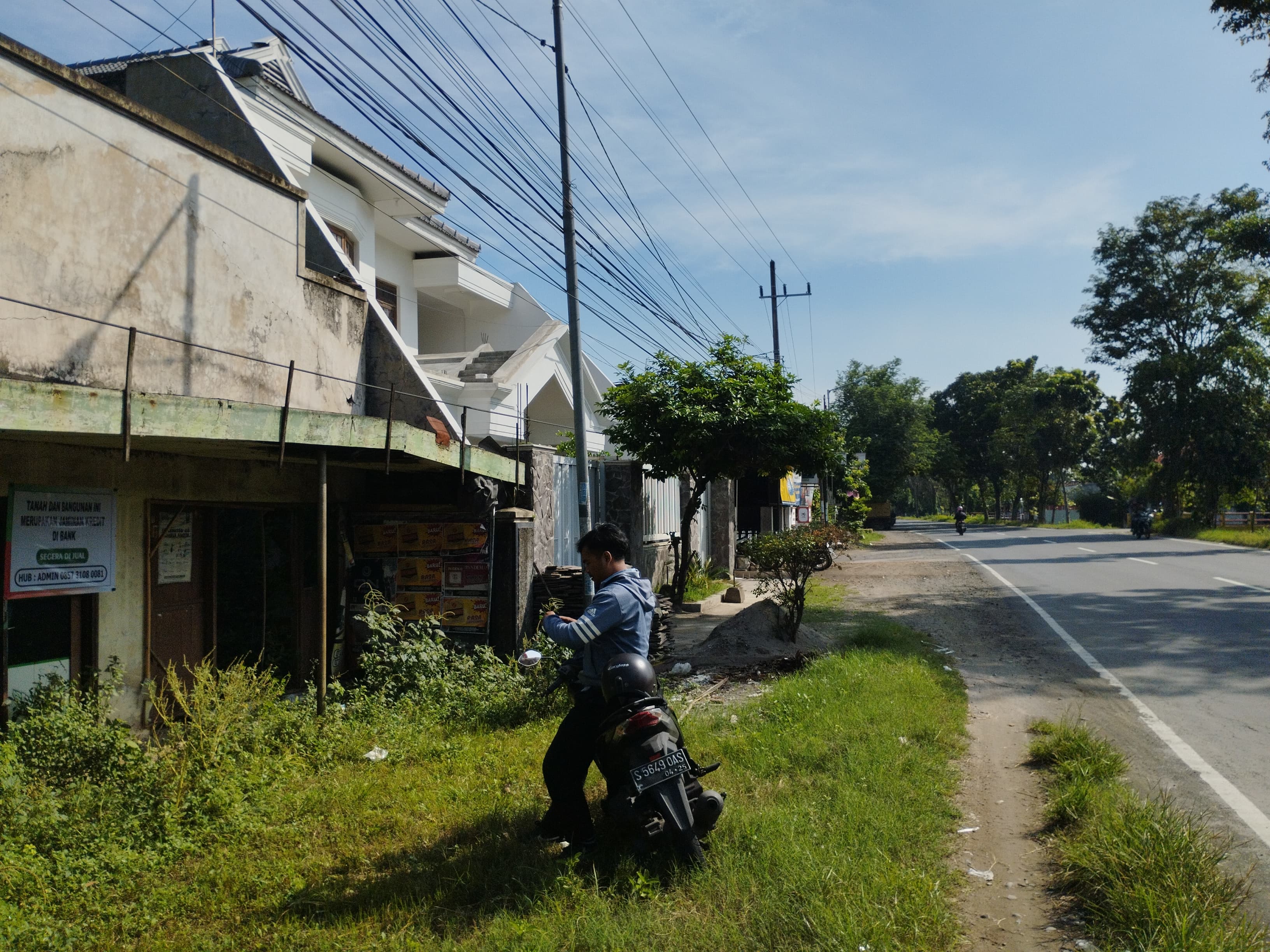 Toko Bekas Usaha Tepat di Jalan Utama Diwek