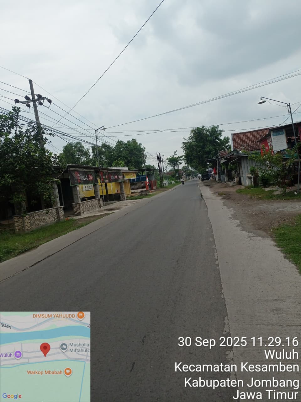Rumah Pinggir Jalan Utama Kesamben
