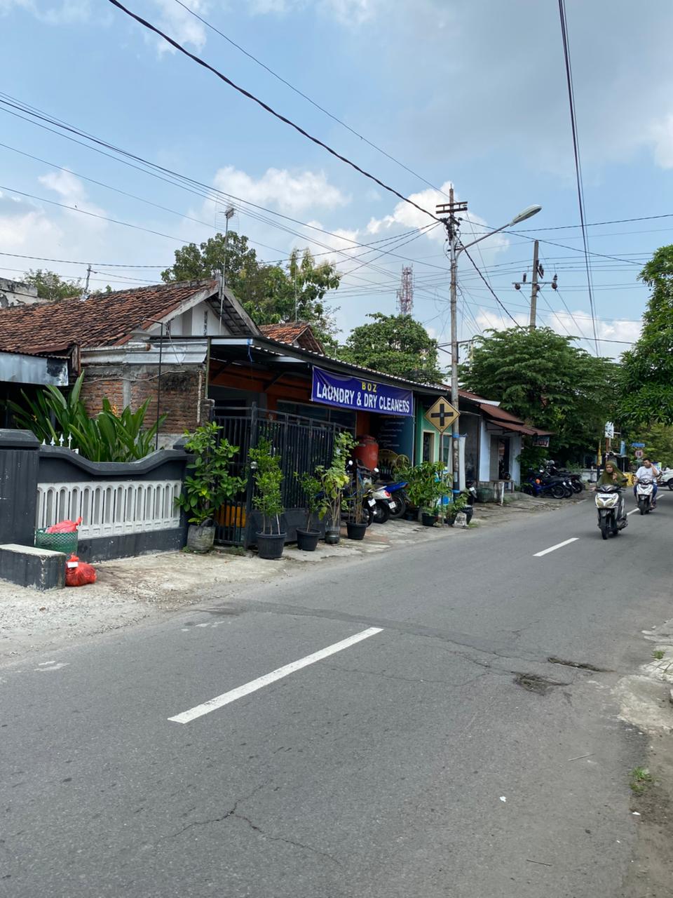 Rumah Tempat Usaha dan Asri di Kaliwungu Jombang