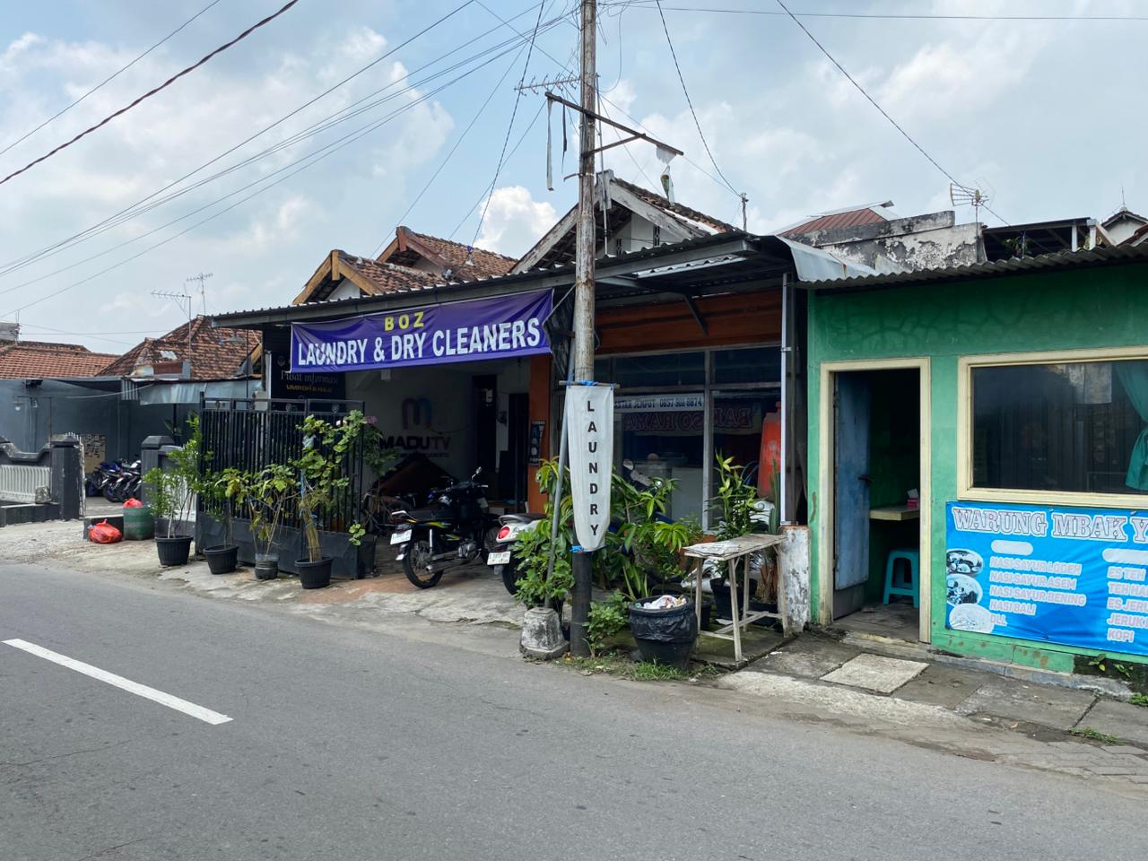 Rumah Tempat Usaha dan Asri di Kaliwungu Jombang